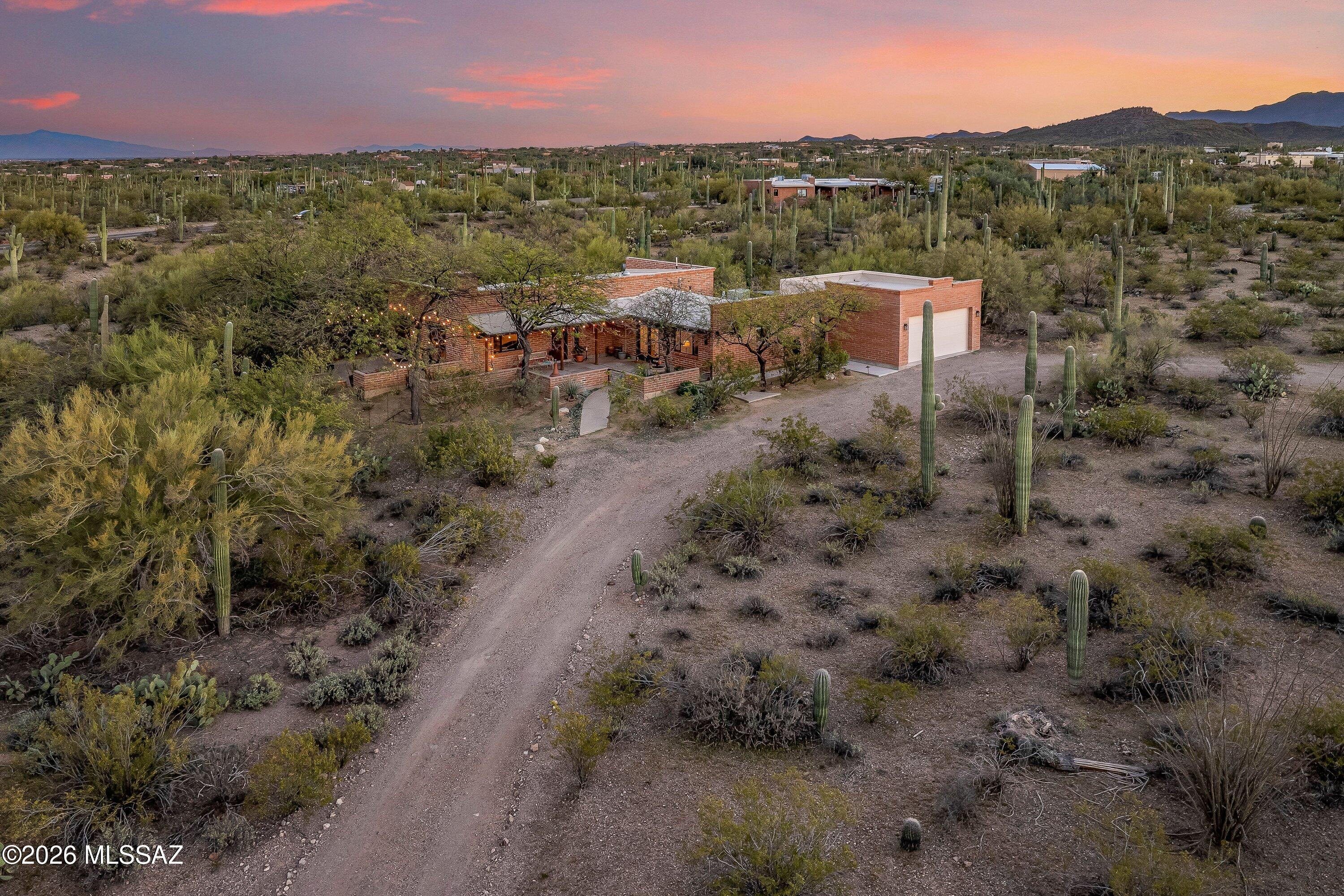 7055 West Ina Road Tucson, AZ 85743 - Photo 3 of 52 Gallery Image 3