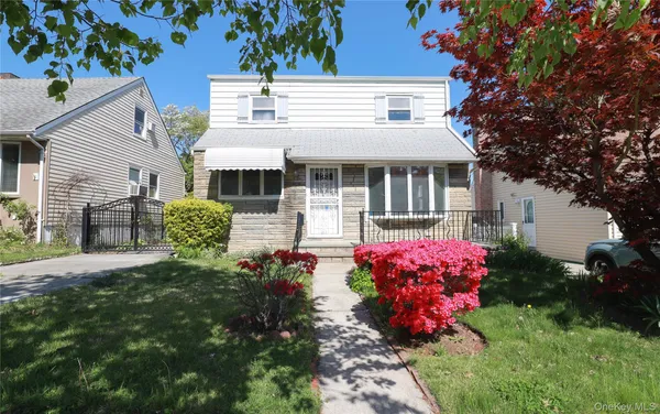 $1,250,000 | 14-33 140th Street | Whitestone