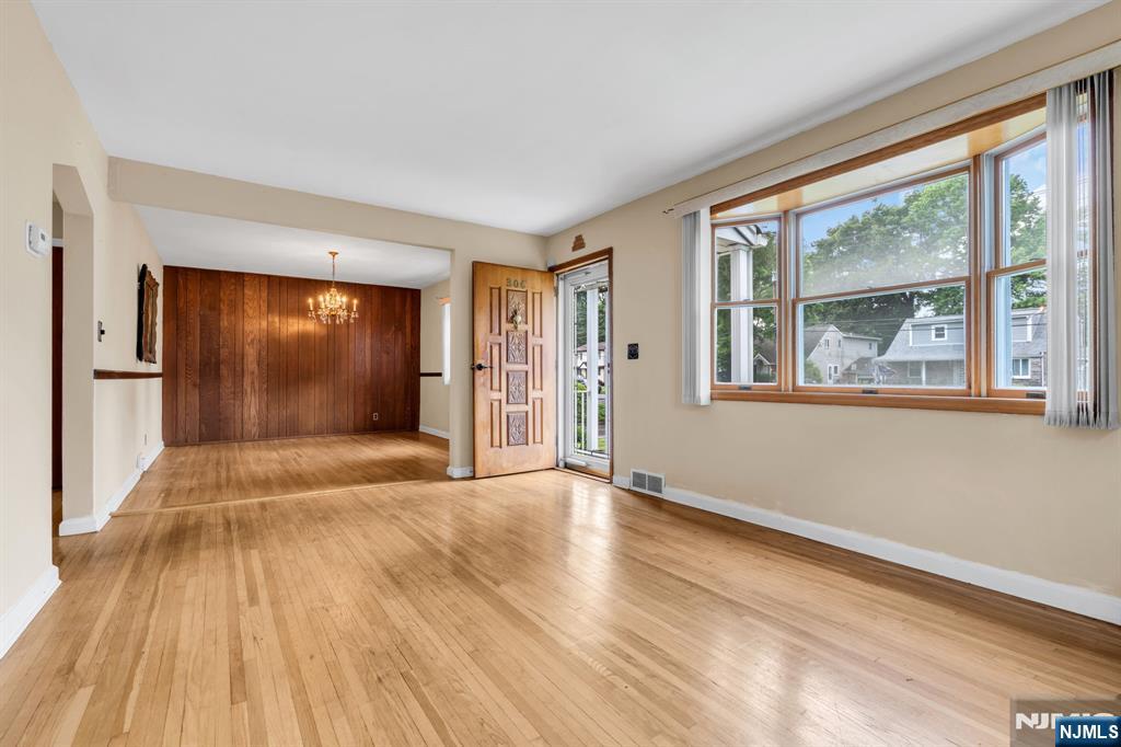 306 Highland Street Cresskill, NJ 07626 - Photo 6 of 23