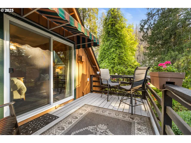 $2,250,000 | 49198 McKenzie Highway, Vida, OR 97488