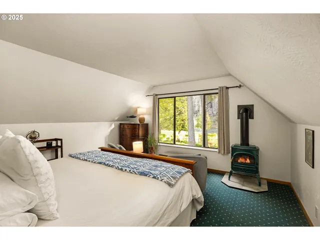 $2,250,000 | 49198 McKenzie Highway, Vida, OR 97488