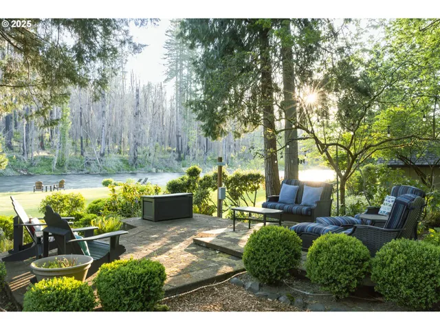 $2,250,000 | 49198 McKenzie Highway, Vida, OR 97488