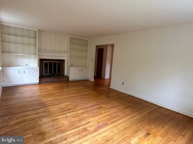 32 Gulick Road Princeton, NJ 08540 - Photo 5 of 26 Built-ins and FP in Living room