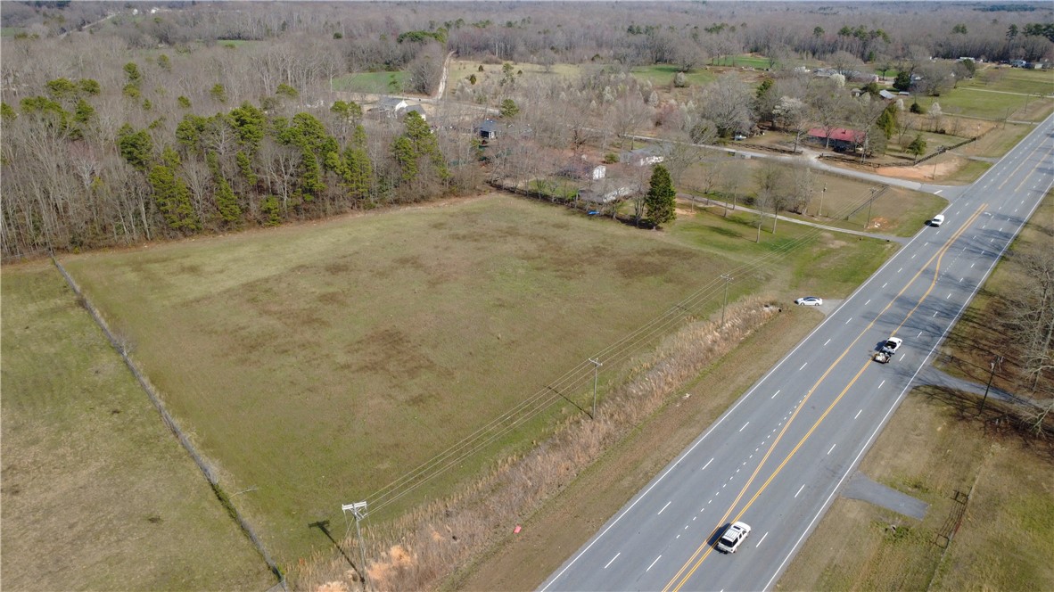 9901 Augusta Road Pelzer, SC 29669 - Photo 2 of 20