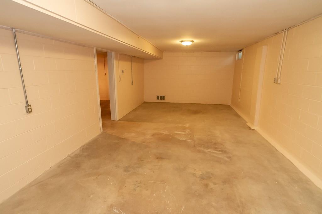 6316 Harbridge Road Indianapolis, IN 46220 - Photo 36 of 49 Gallery Image 36