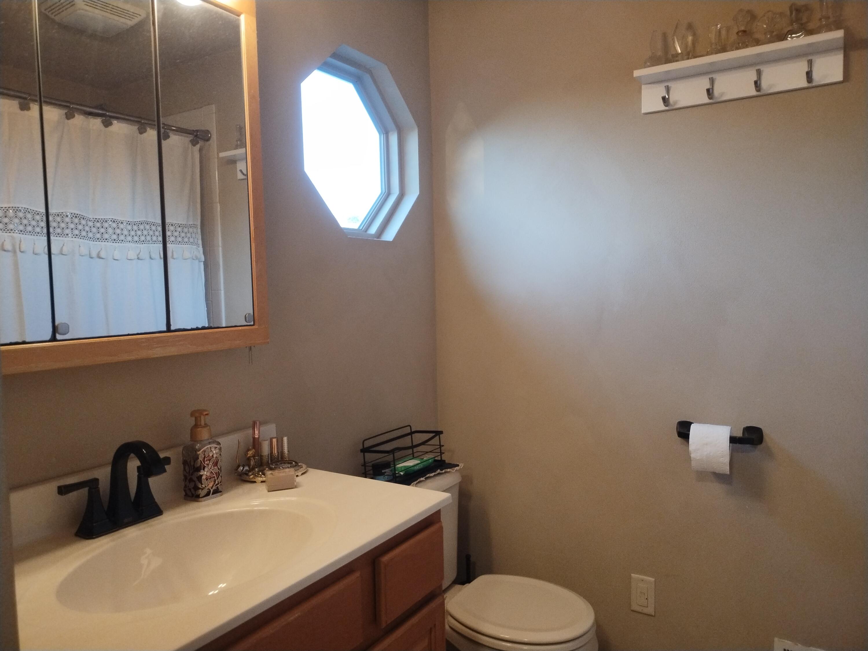 2024 Grove Avenue Racine, WI 53405 - Photo 20 of 61 1000001798
