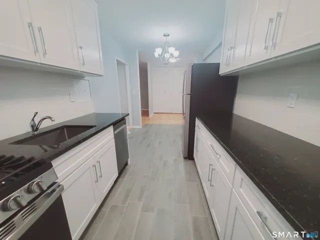 $2,300 | 30 Glenbrook Road, Unit 3A, Stamford, CT 06902