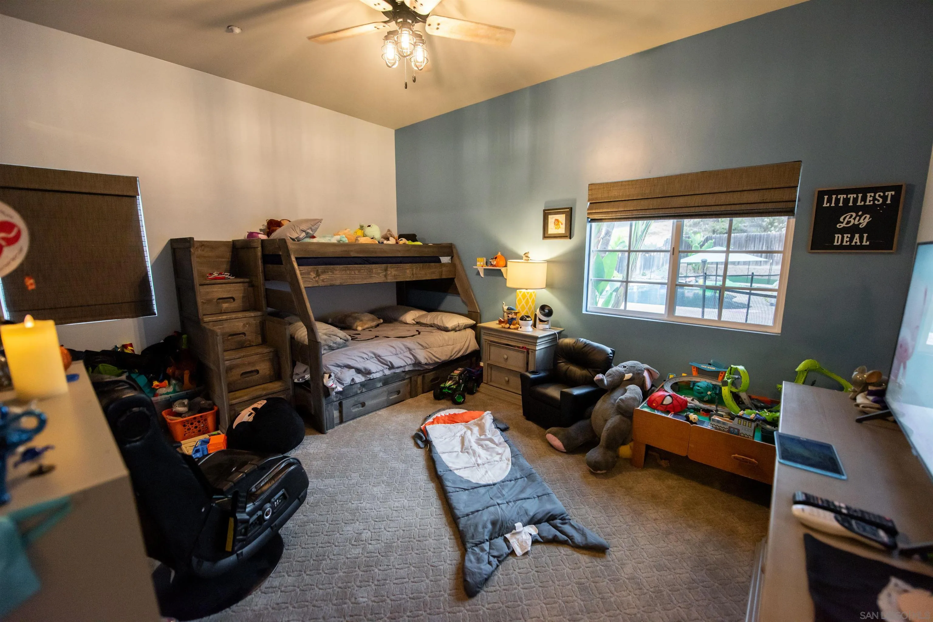 8945 Diamondback Drive Santee, CA 92071 - Photo 28 of 49 a room with furniture and musical instruments