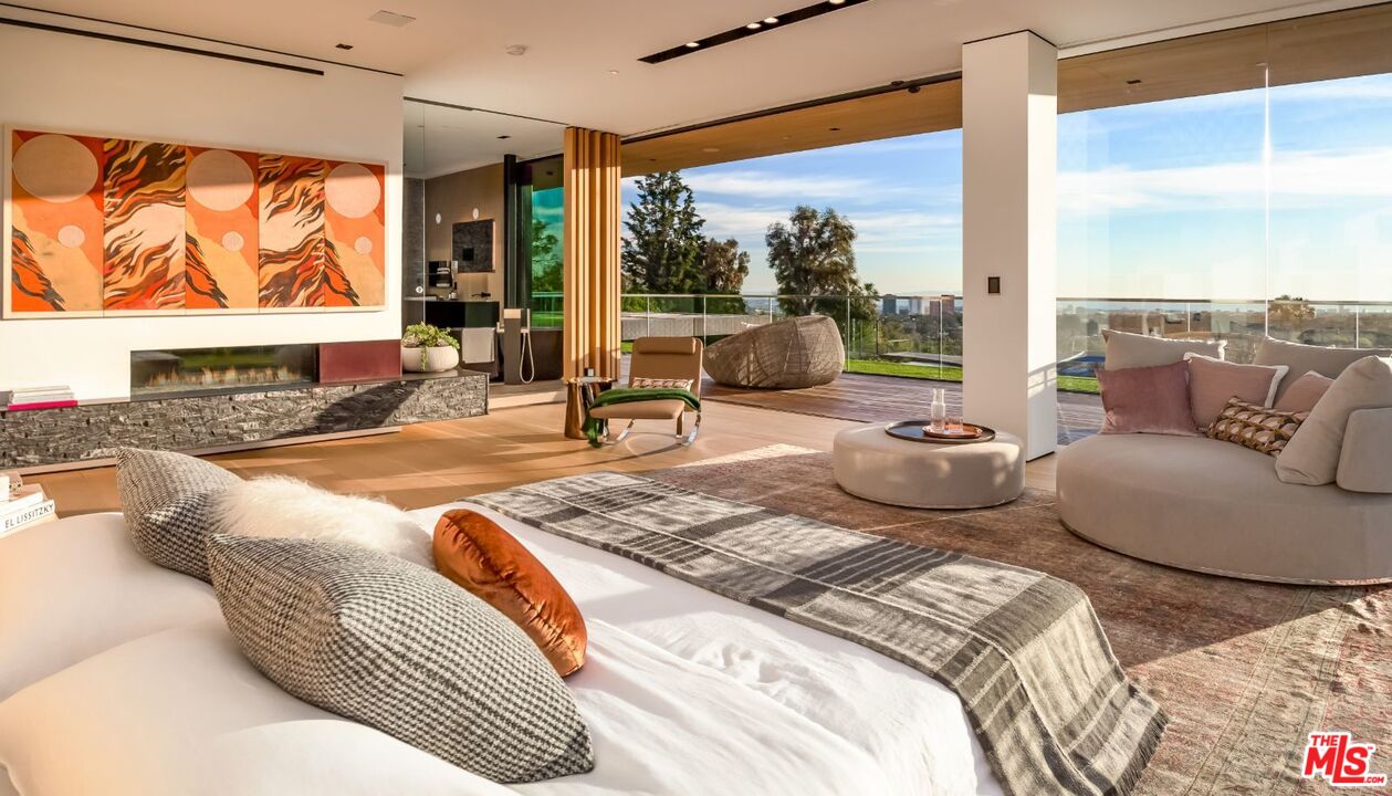 281 Bentley Circle Los Angeles, CA 90049 - Photo 15 of 34