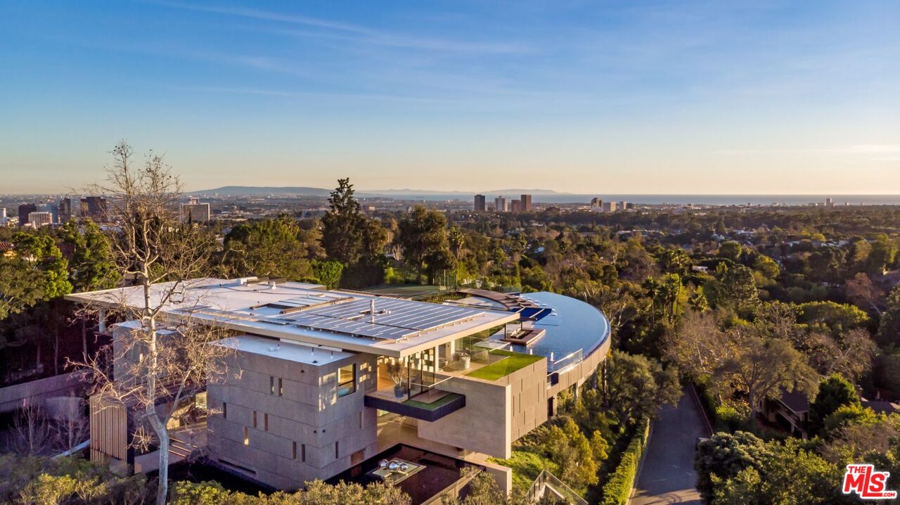 281 Bentley Circle Los Angeles, CA 90049 - Photo 3 of 34