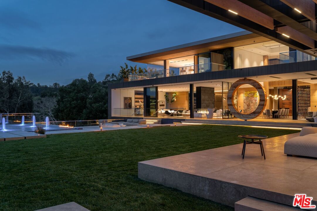 281 Bentley Circle Los Angeles, CA 90049 - Photo 29 of 34