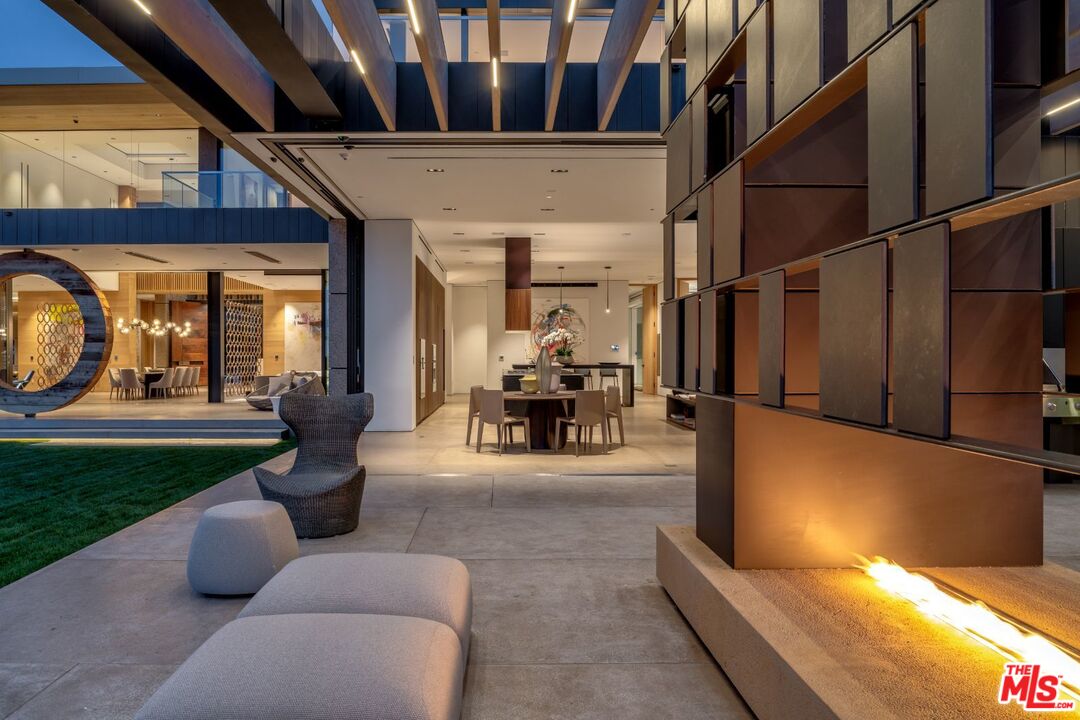 281 Bentley Circle Los Angeles, CA 90049 - Photo 31 of 34