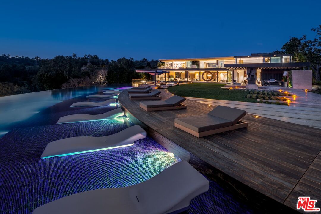 281 Bentley Circle Los Angeles, CA 90049 - Photo 33 of 34