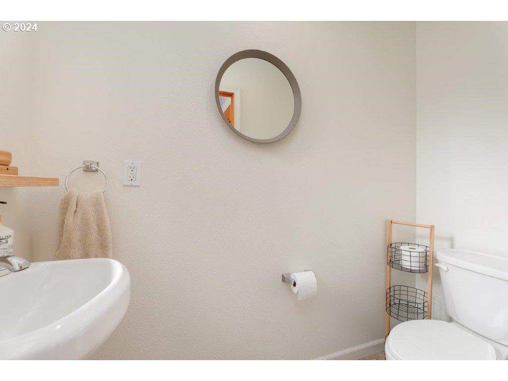 5213 Buckhorn Road Roseburg, OR 97470 - Photo 11 of 44 Gallery Image 11