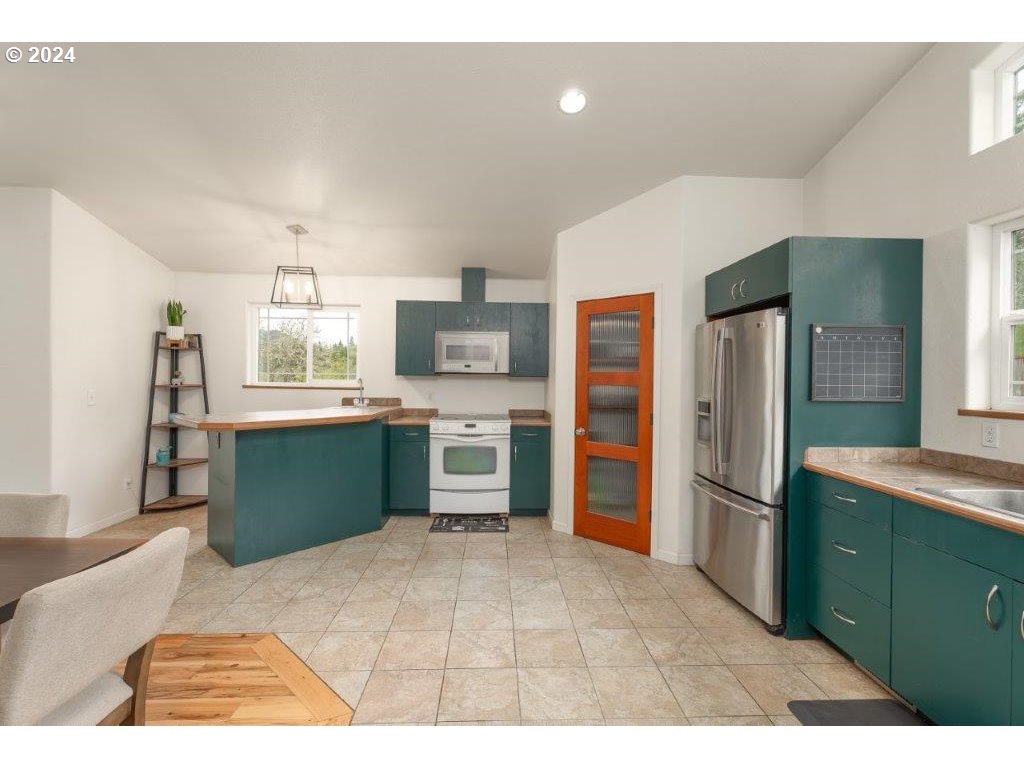 5213 Buckhorn Road Roseburg, OR 97470 - Photo 12 of 44 Gallery Image 12