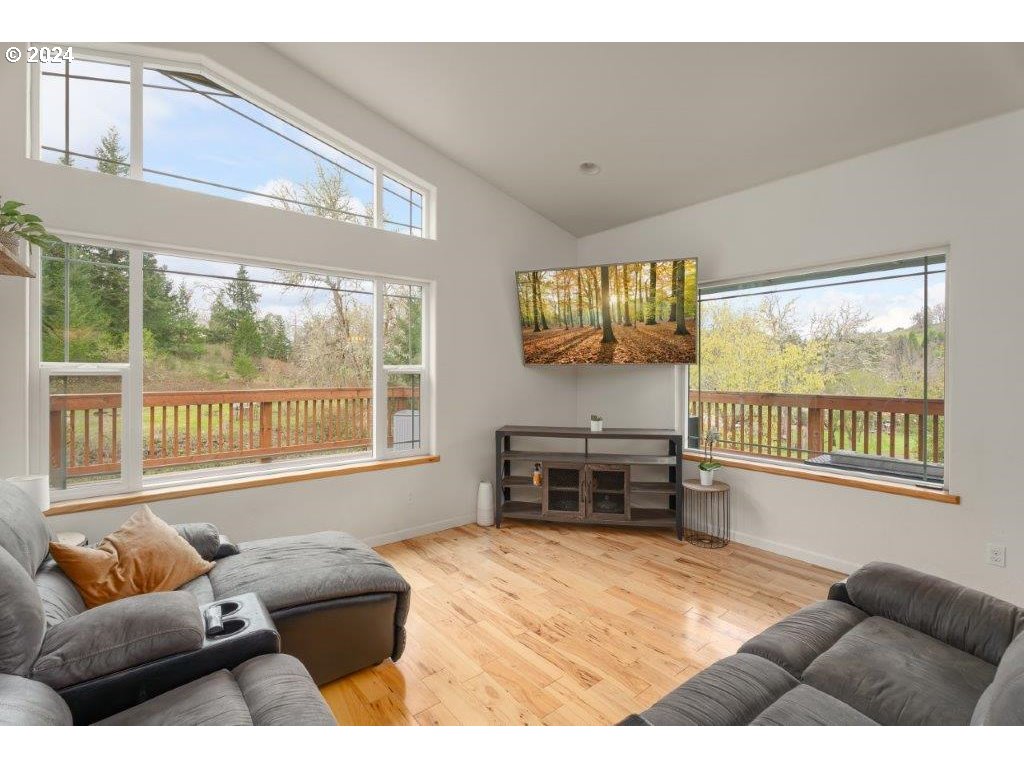 5213 Buckhorn Road Roseburg, OR 97470 - Photo 16 of 44 Gallery Image 16