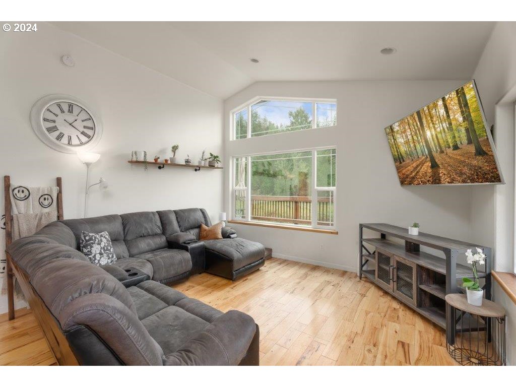 5213 Buckhorn Road Roseburg, OR 97470 - Photo 17 of 44 Gallery Image 17
