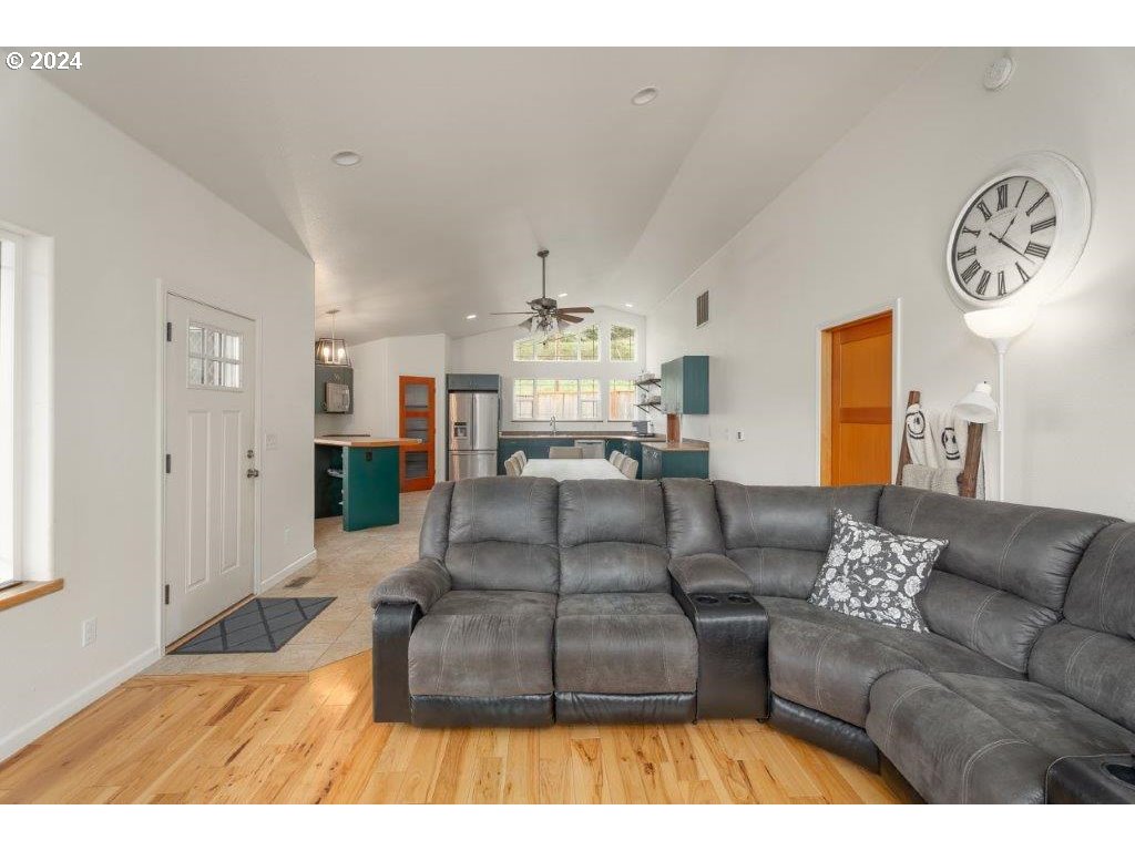 5213 Buckhorn Road Roseburg, OR 97470 - Photo 18 of 44 Gallery Image 18