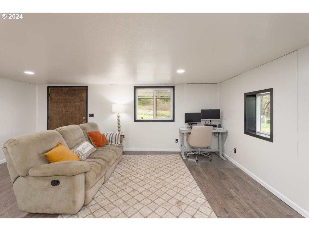 5213 Buckhorn Road Roseburg, OR 97470 - Photo 32 of 44 Gallery Image 32