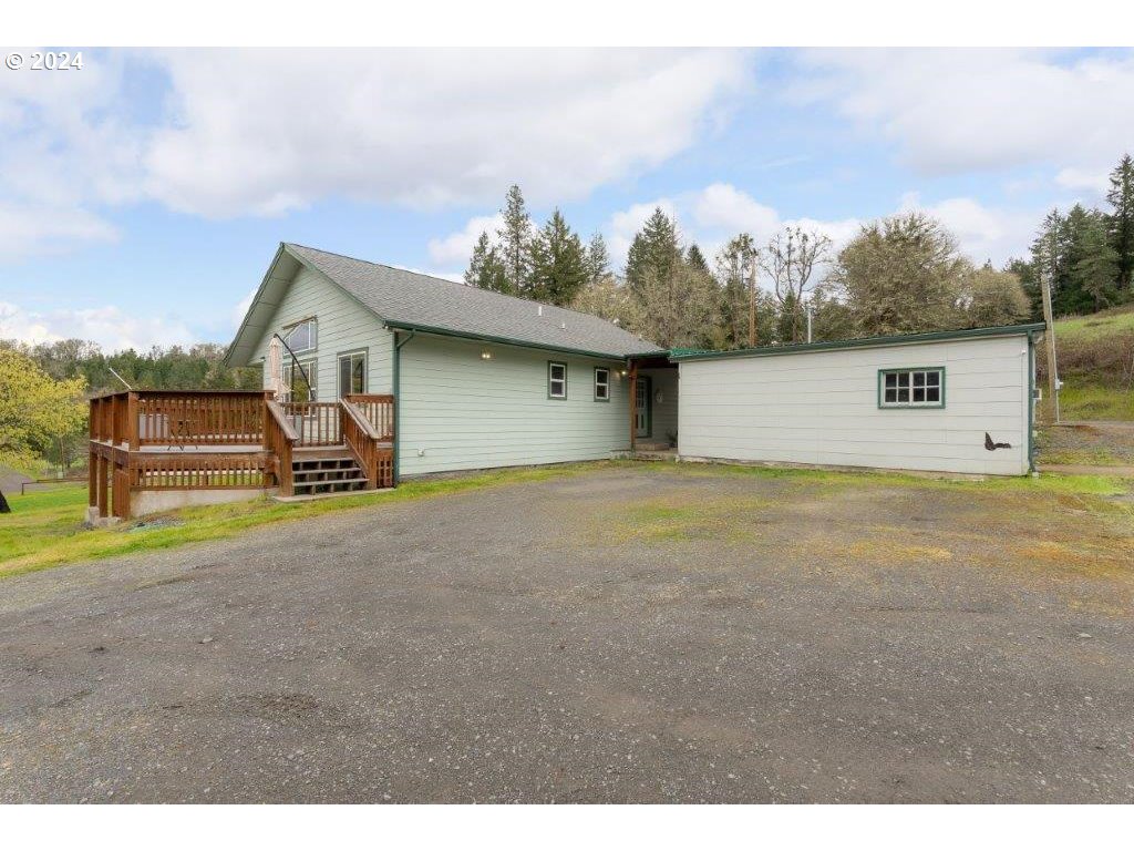 5213 Buckhorn Road Roseburg, OR 97470 - Photo 4 of 44 Gallery Image 4