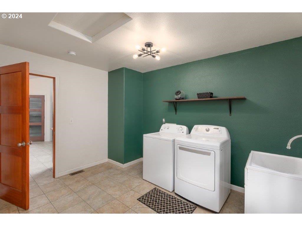 5213 Buckhorn Road Roseburg, OR 97470 - Photo 8 of 44 Gallery Image 8