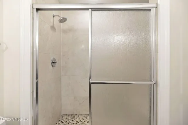 $6,300 | 235 Weaver Street, Unit 6C, Greenwich, CT 06831