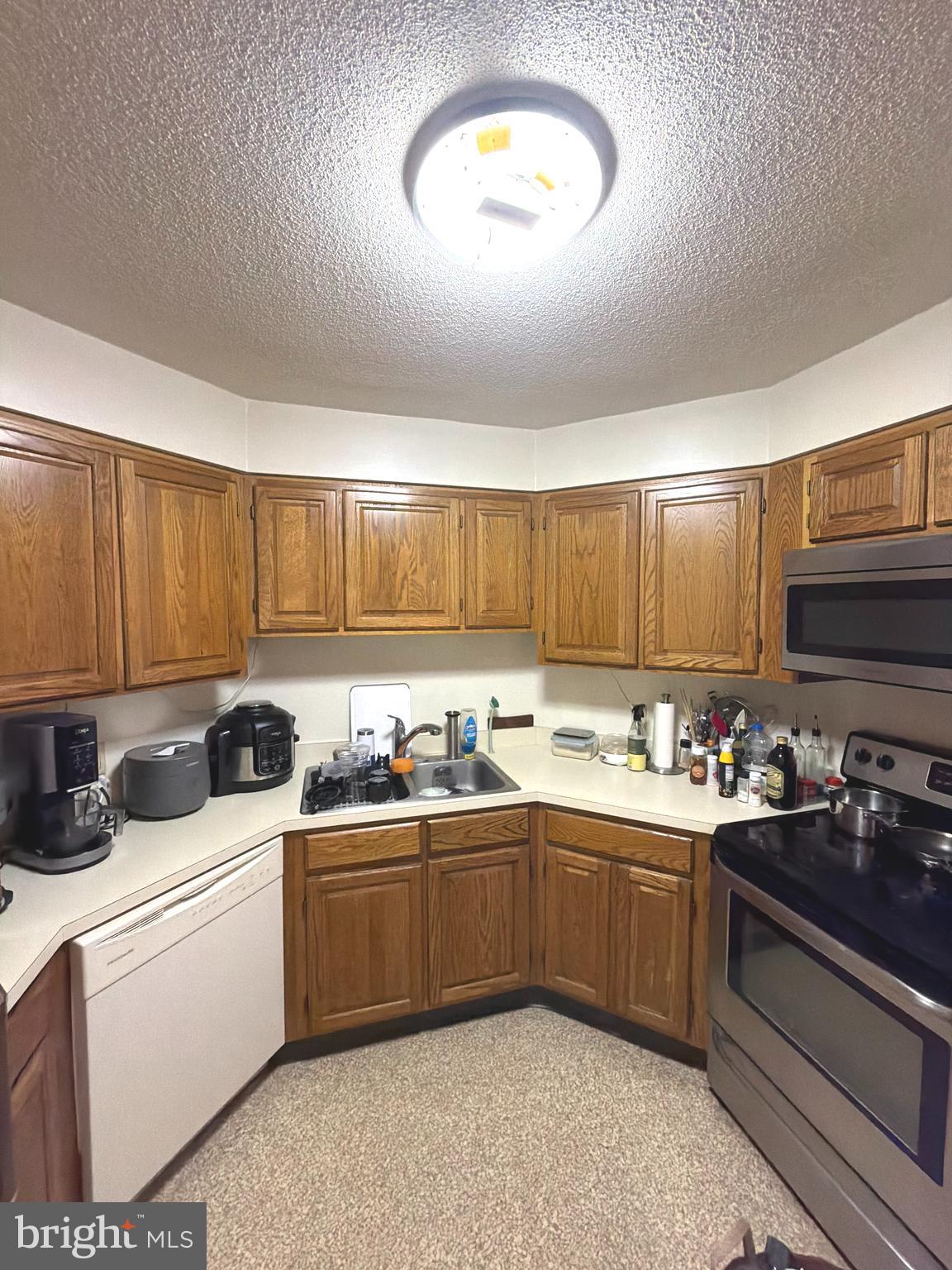 2018-32 Walnut Street, Unit 14K Philadelphia, PA 19103 - Photo 5 of 29
