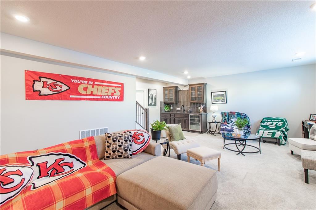 520 Southeast David Road Lee's Summit, MO 64082 - Photo 21 of 37