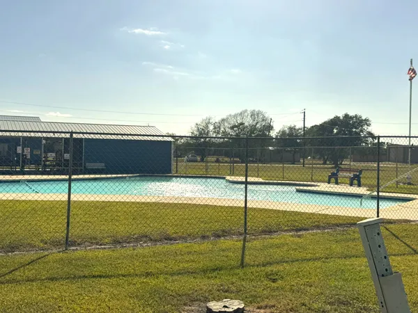 $4,900 | 548 Grand Oak Street, Palacios, TX 77465