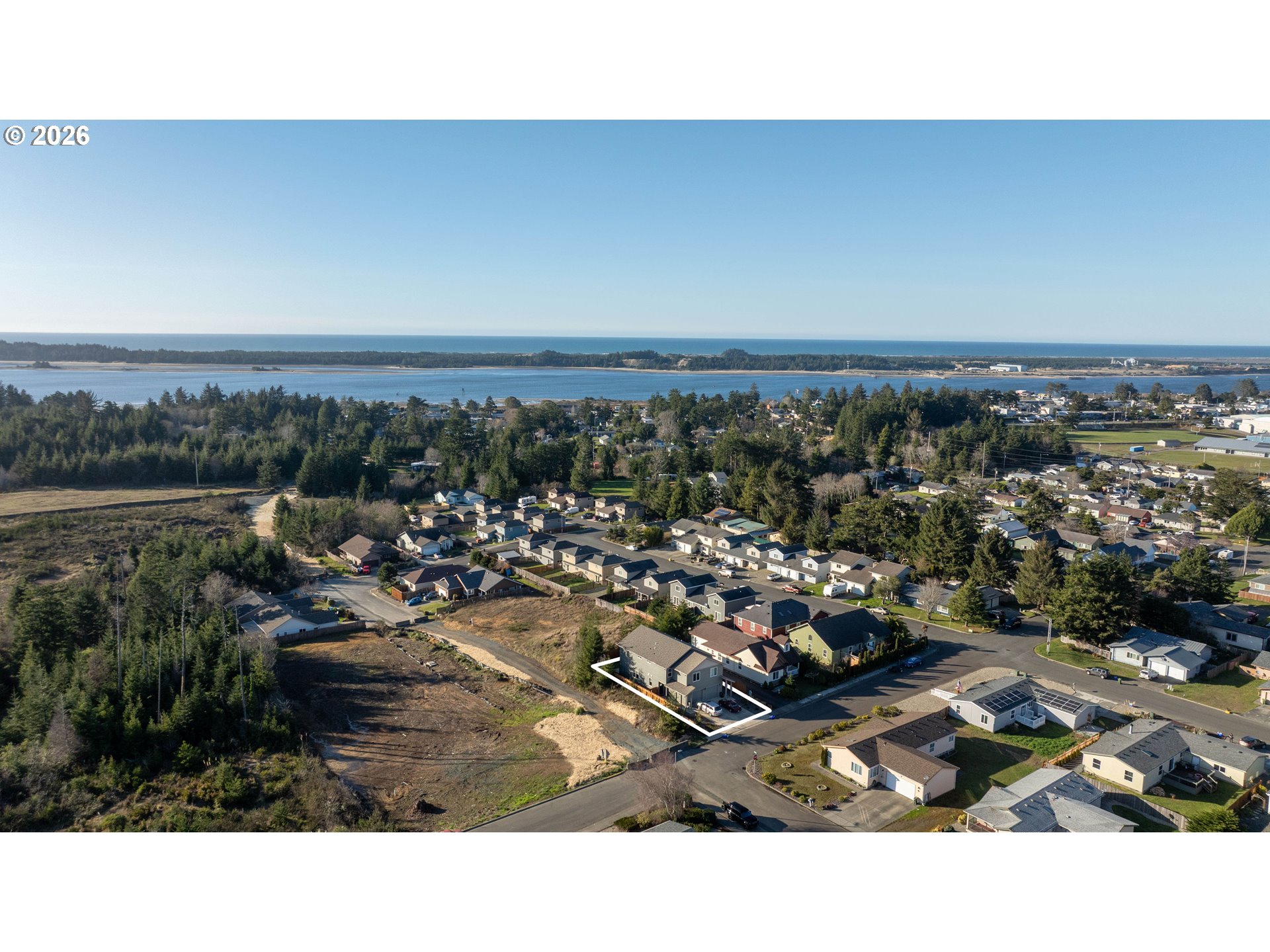 752 Madison Street Coos Bay, OR 97420 - Photo 12 of 44