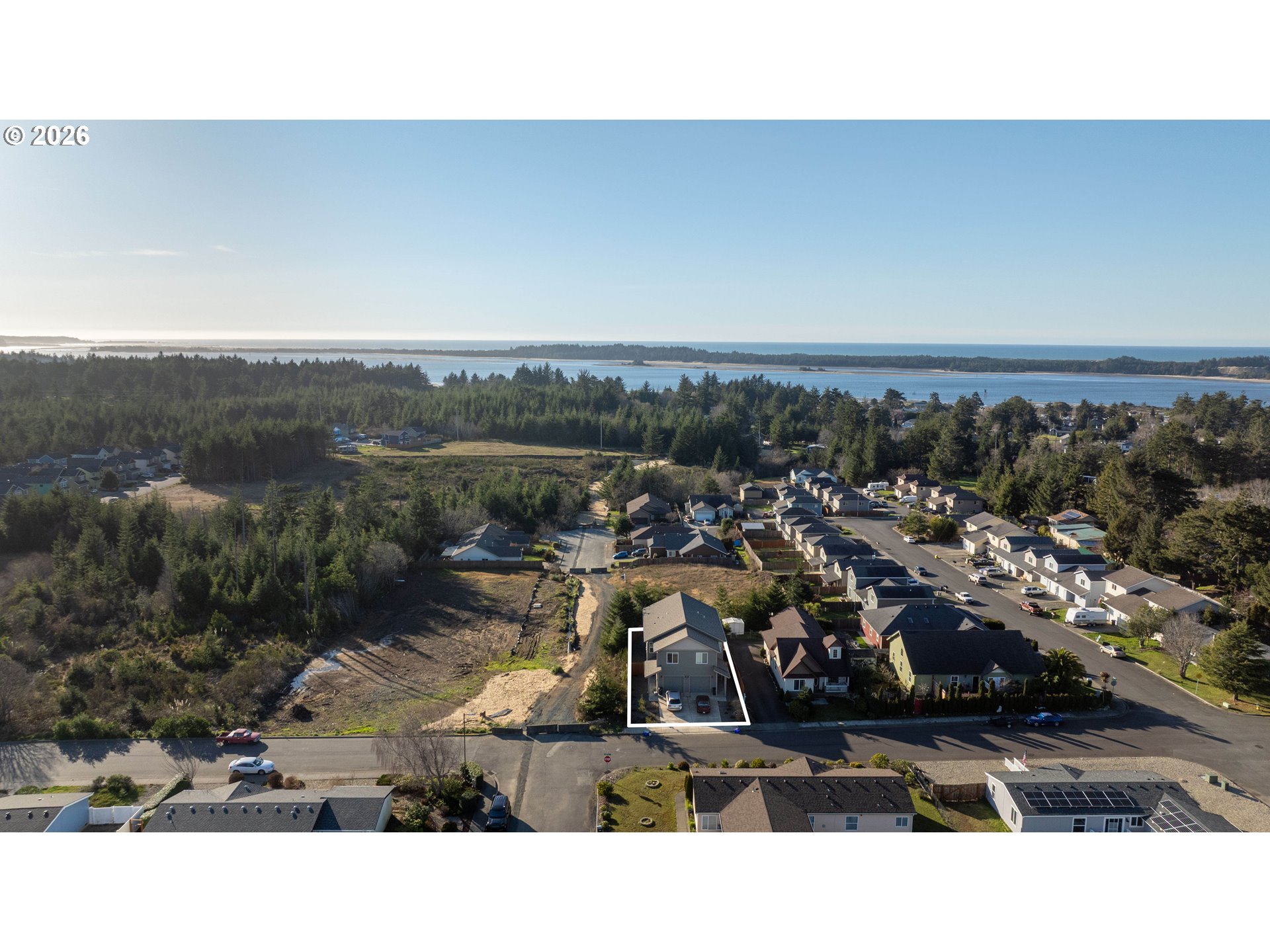 752 Madison Street Coos Bay, OR 97420 - Photo 3 of 44