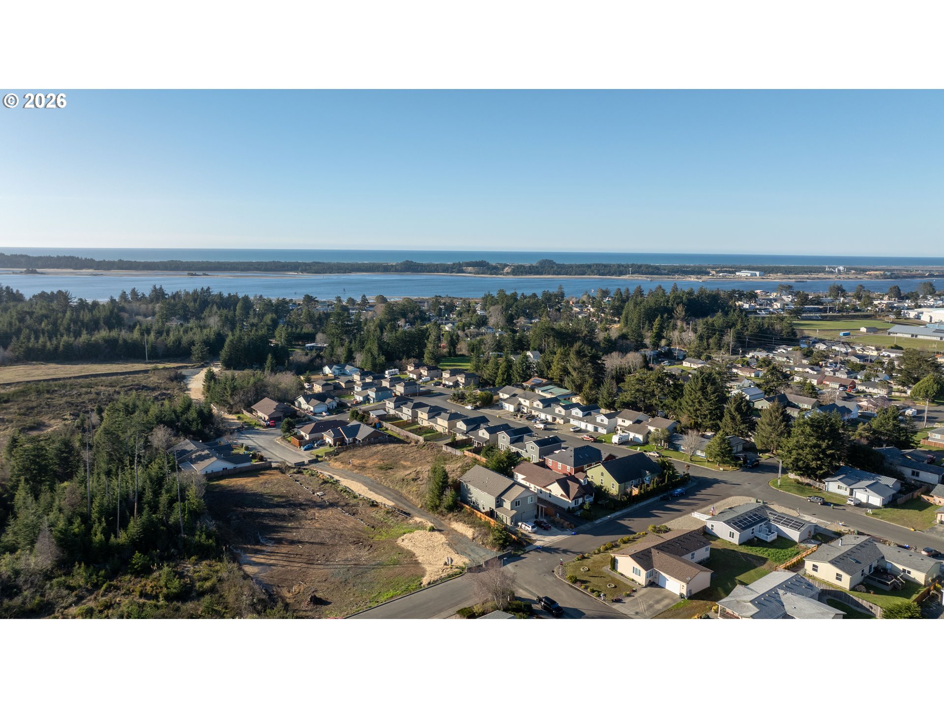 752 Madison Street Coos Bay, OR 97420 - Photo 4 of 44