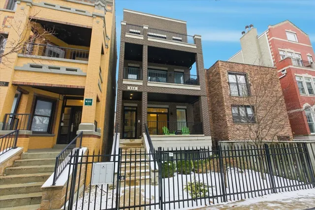 $1,300,000 | 850 West Lill Avenue, Unit 1, Chicago, IL 60614