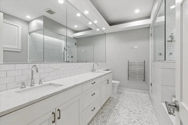 $1,300,000 | 850 West Lill Avenue, Unit 1, Chicago, IL 60614