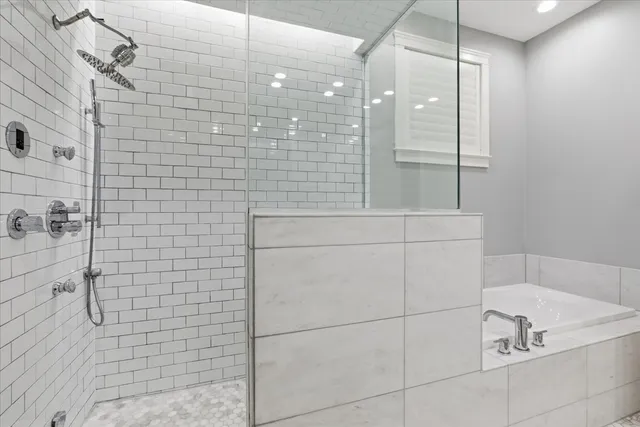 $1,300,000 | 850 West Lill Avenue, Unit 1, Chicago, IL 60614