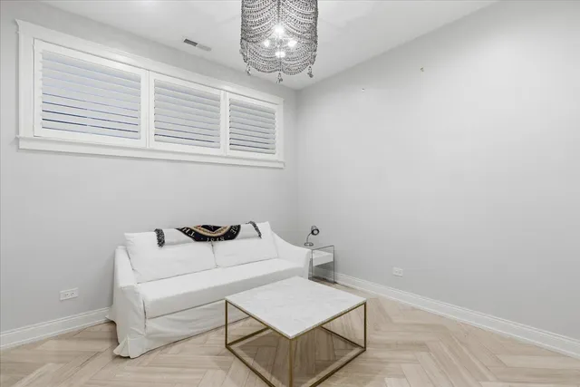 $1,300,000 | 850 West Lill Avenue, Unit 1, Chicago, IL 60614