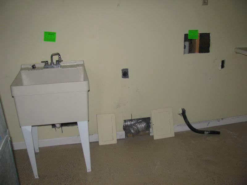 4727 Huntridge Road Roanoke, VA 24012 - Photo 14 of 16 laundry