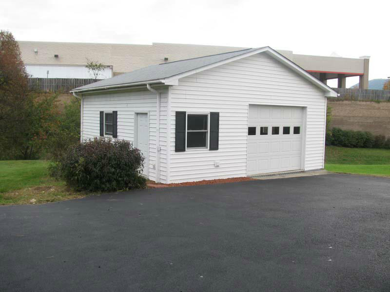 4727 Huntridge Road Roanoke, VA 24012 - Photo 9 of 16 detached garage