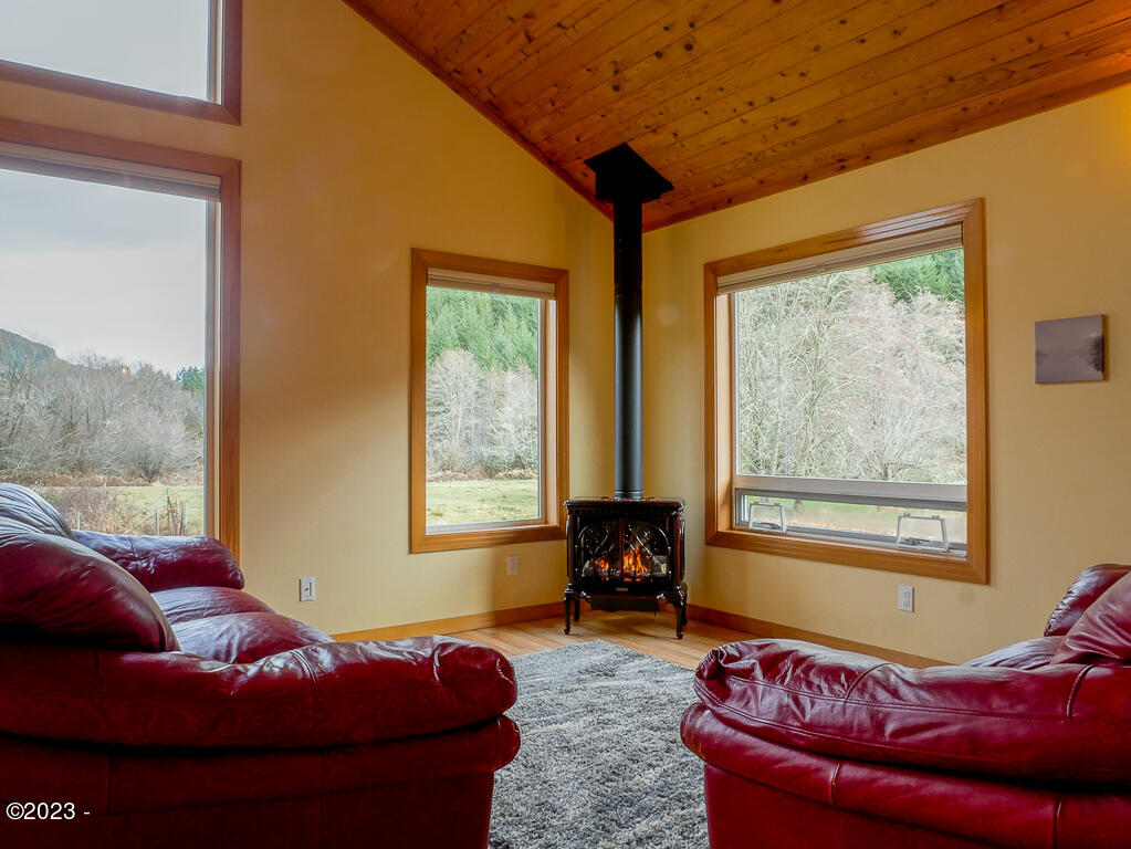12319 Logsden Road Blodgett, OR 97326 - Photo 18 of 78 Primary Suite