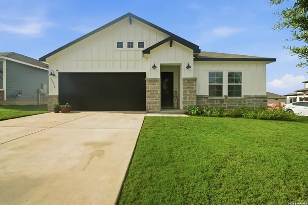 $1,995 | 15592 Jake Crossing, San Antonio, TX 78253