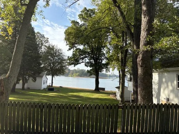 $2,100,000 | 59388 41st Street, Paw Paw, MI 49079