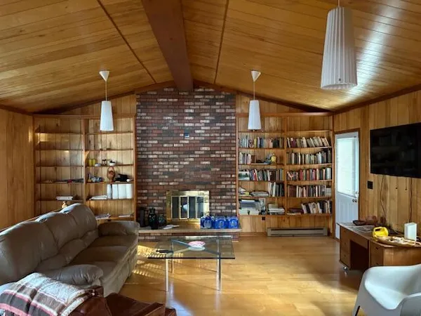 $2,100,000 | 59388 41st Street, Paw Paw, MI 49079