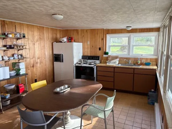 $2,100,000 | 59388 41st Street, Paw Paw, MI 49079