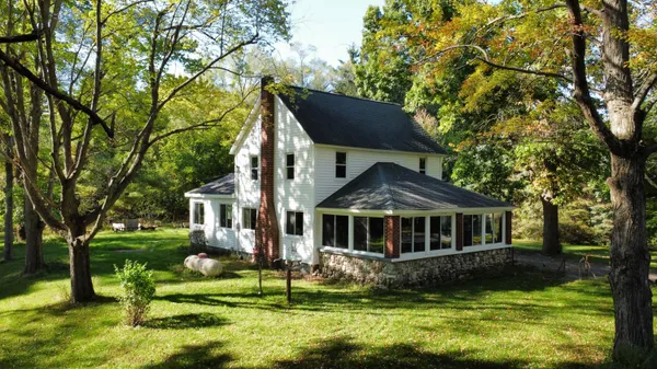 $2,100,000 | 59388 41st Street, Paw Paw, MI 49079