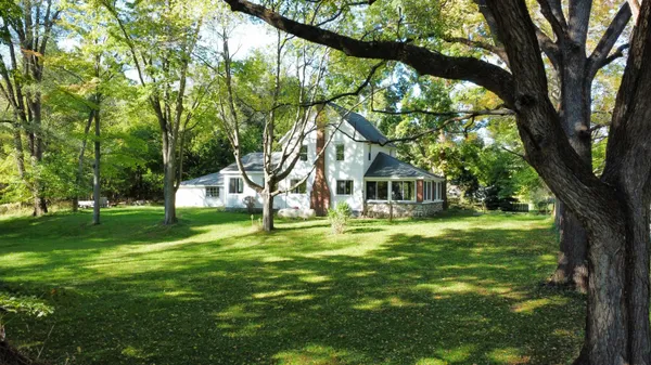 $2,100,000 | 59388 41st Street, Paw Paw, MI 49079