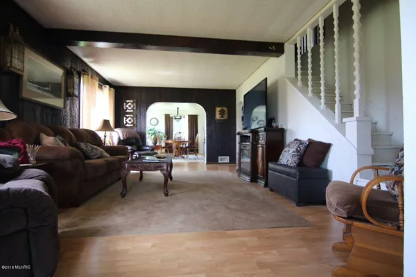 $2,100,000 | 59388 41st Street, Paw Paw, MI 49079