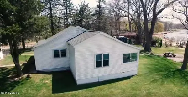 $2,100,000 | 59388 41st Street, Paw Paw, MI 49079