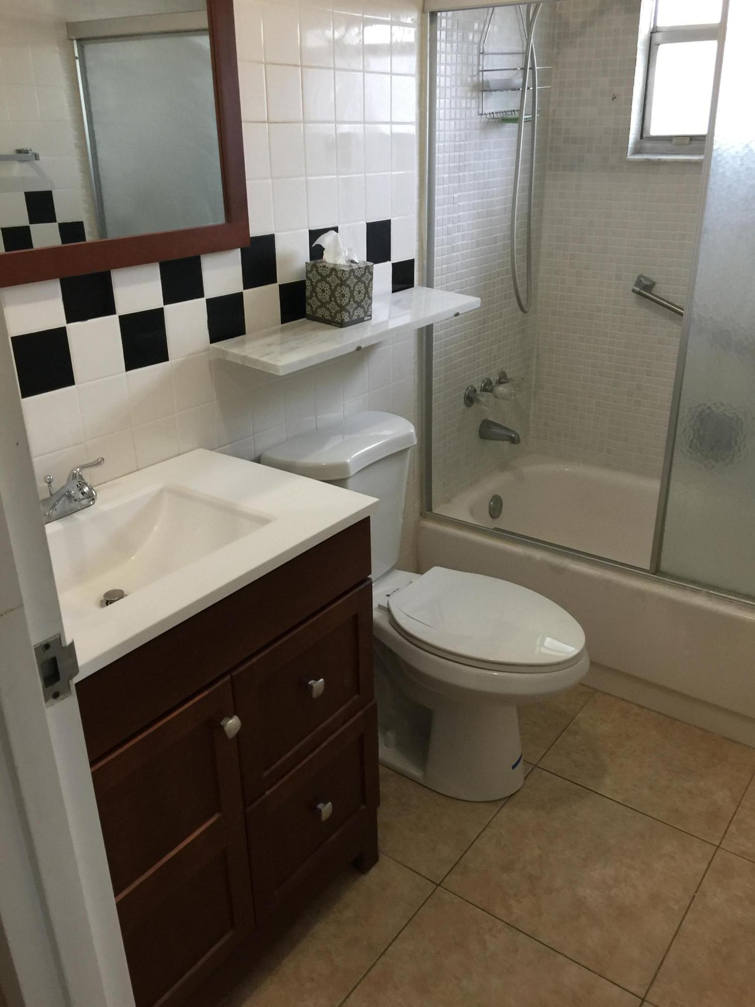 237 Brittany F Delray Beach, FL 33446 - Photo 6 of 10 MASTER BATH