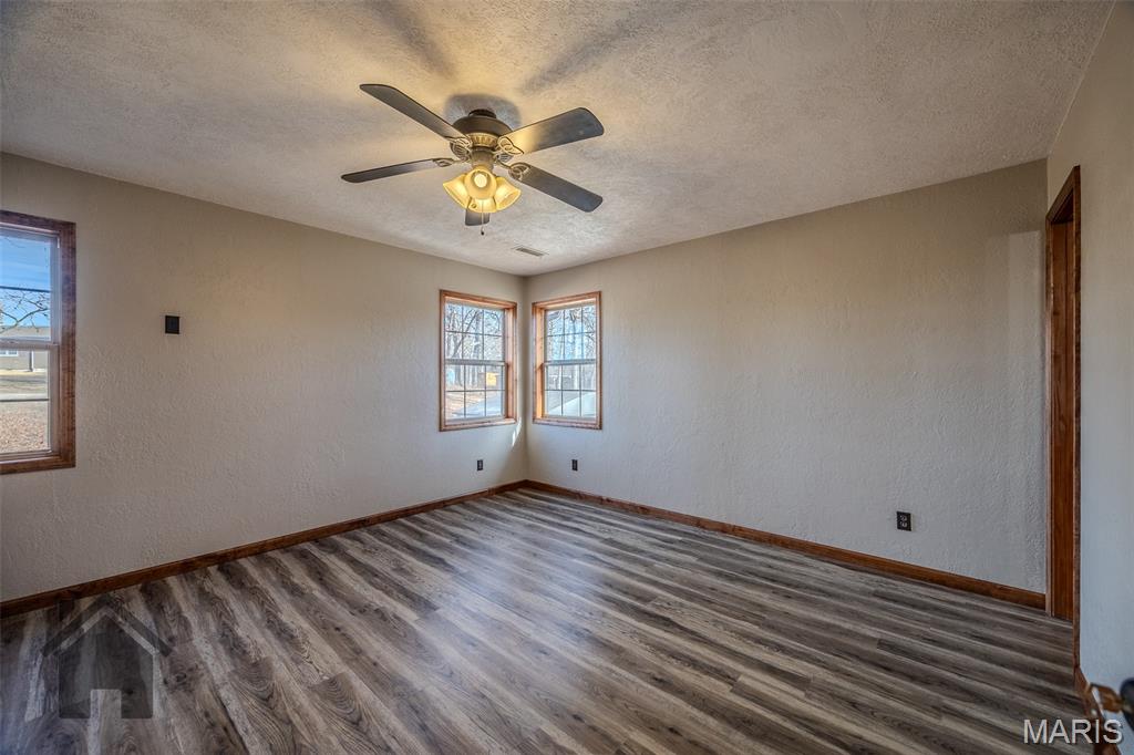 16632 Nickel Drive Phillipsburg, MO 65722 - Photo 15 of 60