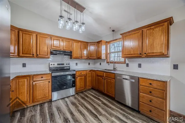 $239,900 | 16632 Nickel Drive, Phillipsburg, MO 65722